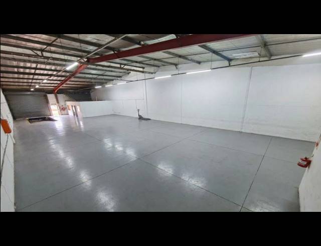 321M² WAREHOUSE TO LET IN SPRINGFIELD